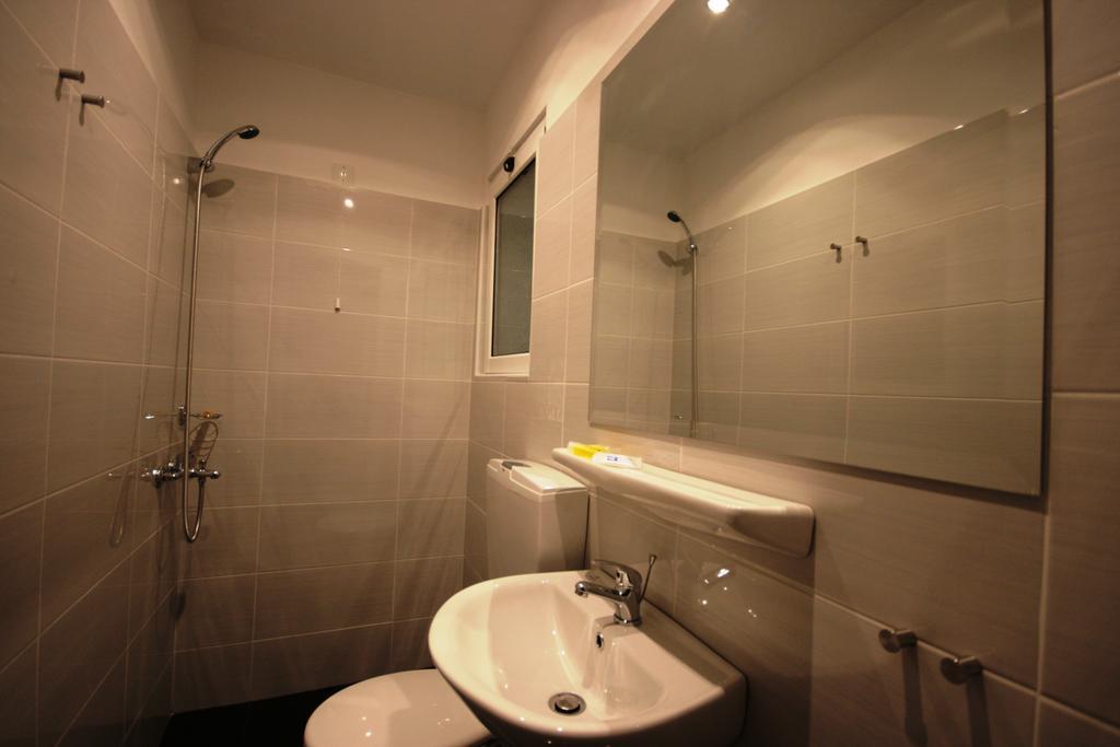 Vienna Hotel Афіни Екстер'єр фото