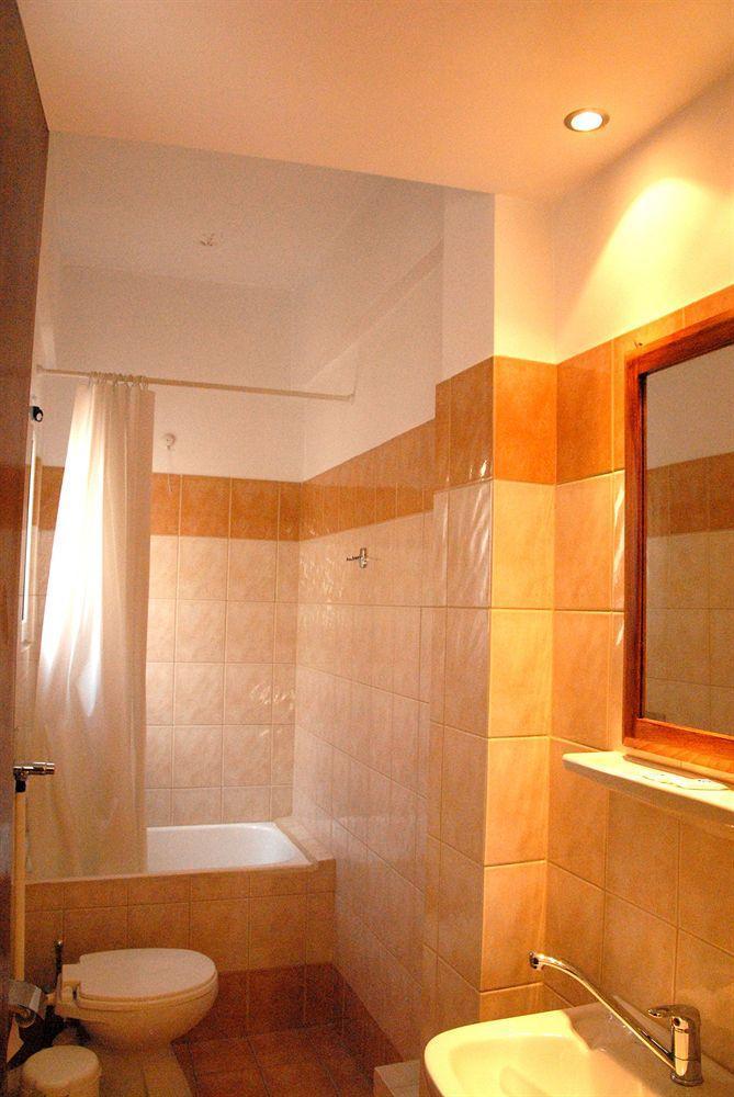 Vienna Hotel Афіни Екстер'єр фото